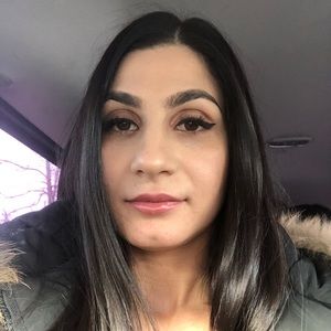 Meet your Posher, Faten